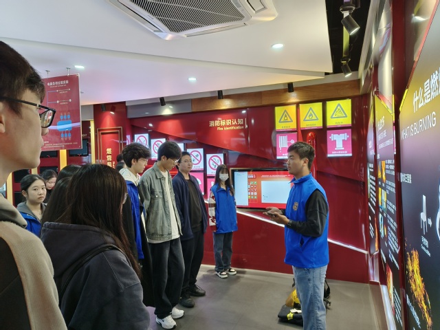 11-8照片2.jpg 11-8照片2.jpg