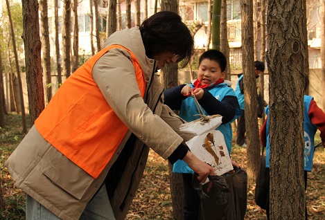 小手拉大手 共建美丽家园(白玉兰馨园)3(1).jpg