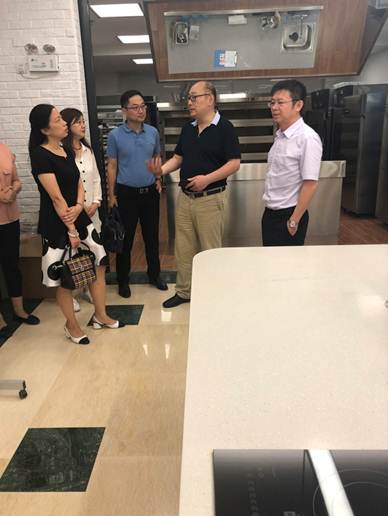 说明: C:/Users/SWR/Desktop/2018年第一学期信息员工作/新建文件夹/安博(中国)领导与经管系旅游管理专业教师参加中高职贯通研讨会/安博(中国)领导与经管系旅游管理专业教师参加中高职贯通研讨会.jpg